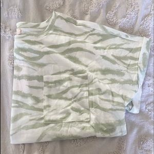 White and green xxl t-shirt with pocket